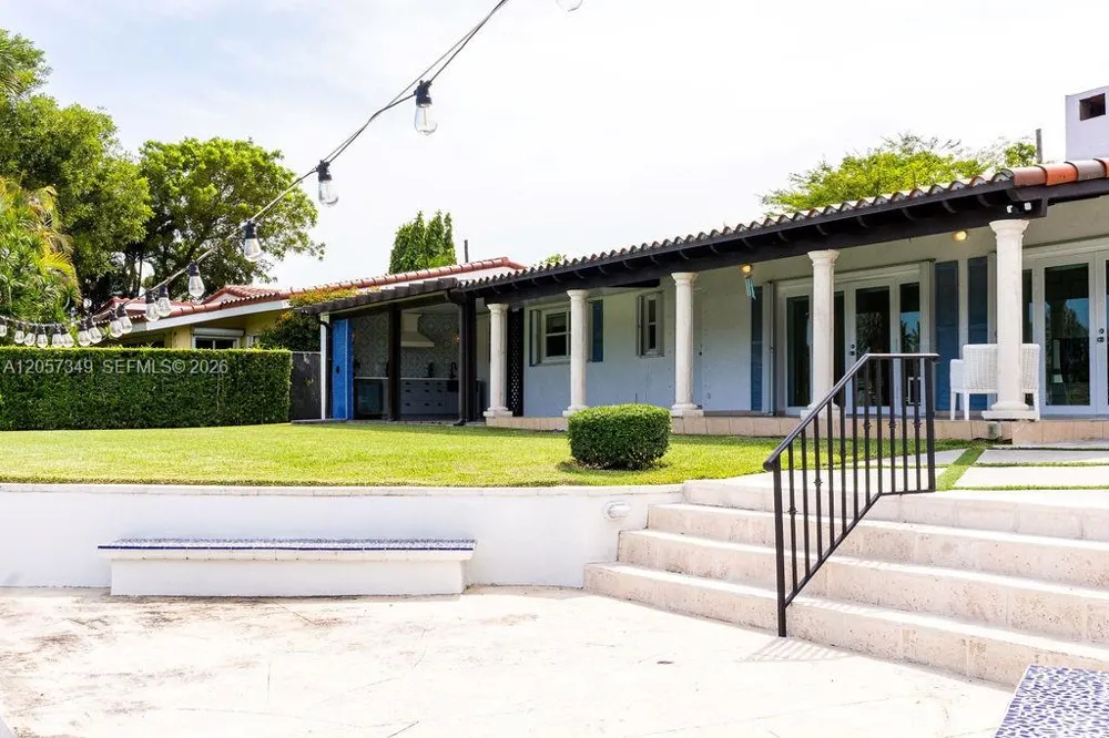 5711 SW 64th Ave South Miami, FL 33143
