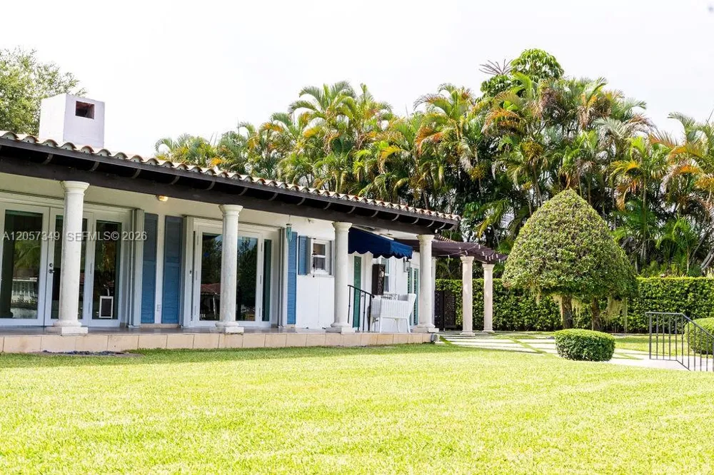 5711 SW 64th Ave South Miami, FL 33143