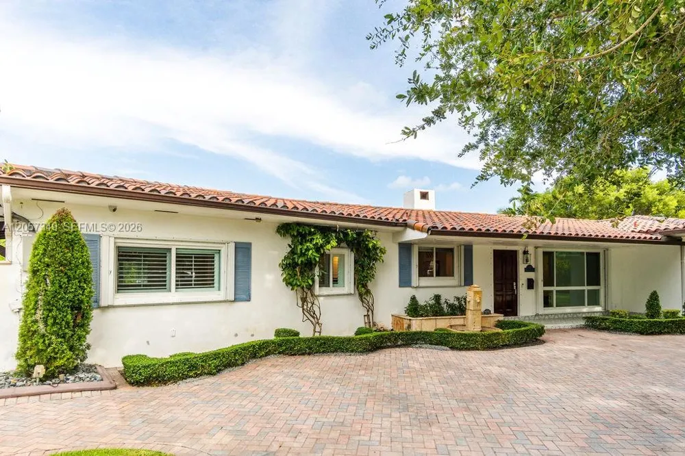 5711 SW 64th Ave South Miami, FL 33143