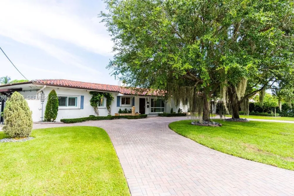 5711 SW 64th Ave South Miami, FL 33143