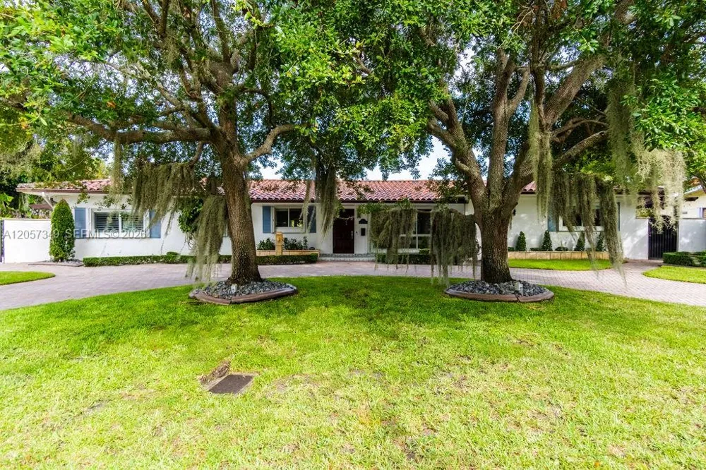 5711 SW 64th Ave South Miami, FL 33143