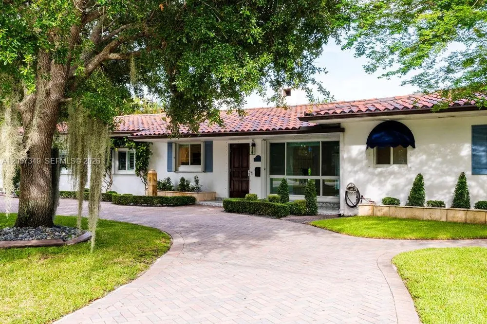 5711 SW 64th Ave South Miami, FL 33143