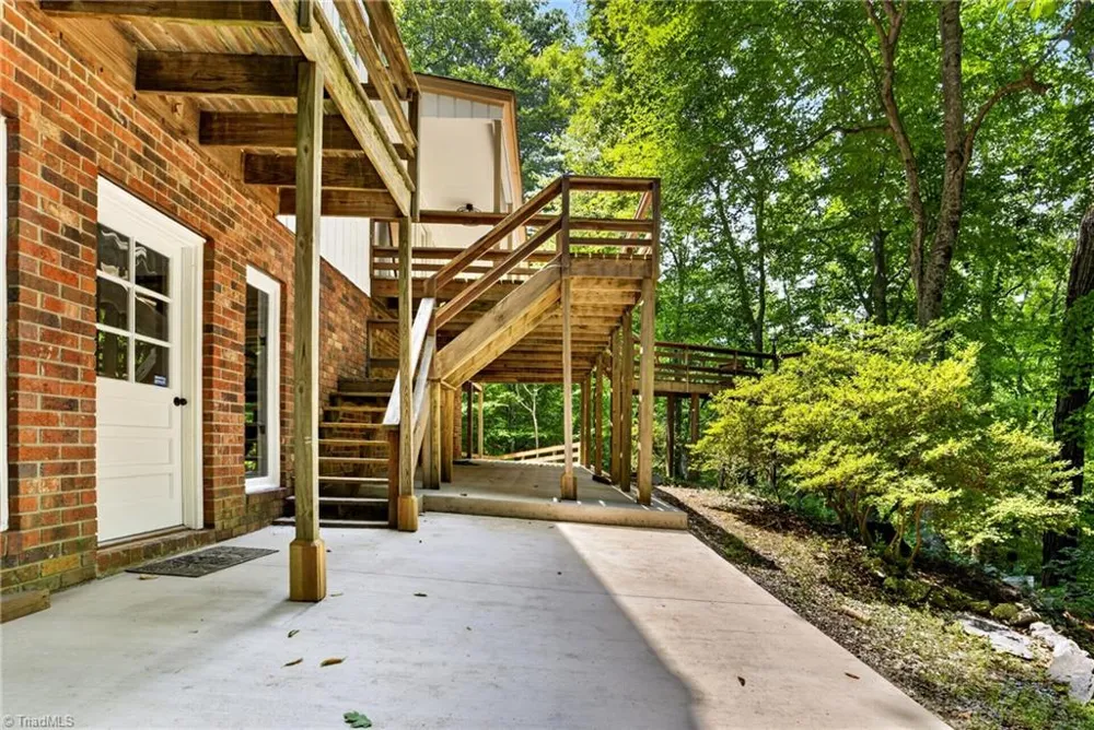 6809 Brookbank Road Summerfield, NC 27358