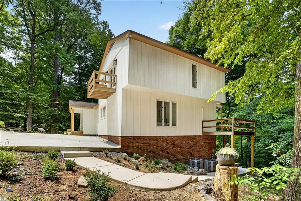 6809 Brookbank Road Summerfield, NC 27358