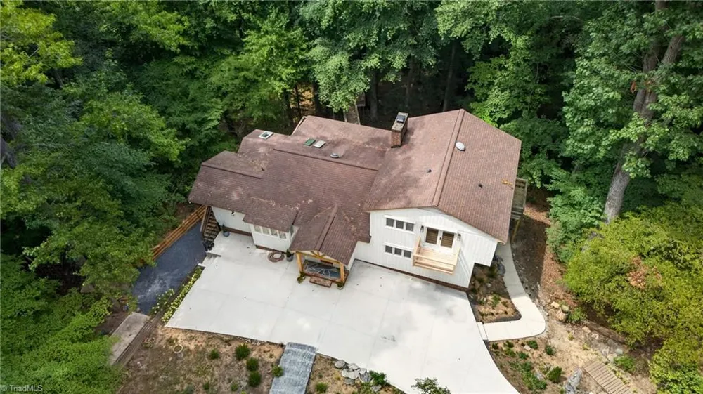 6809 Brookbank Road Summerfield, NC 27358