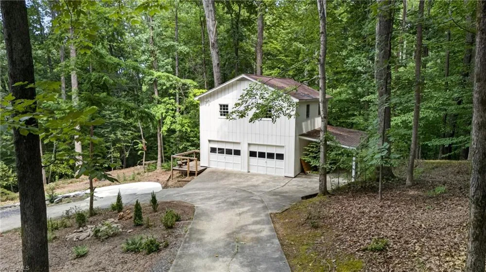 6809 Brookbank Road Summerfield, NC 27358