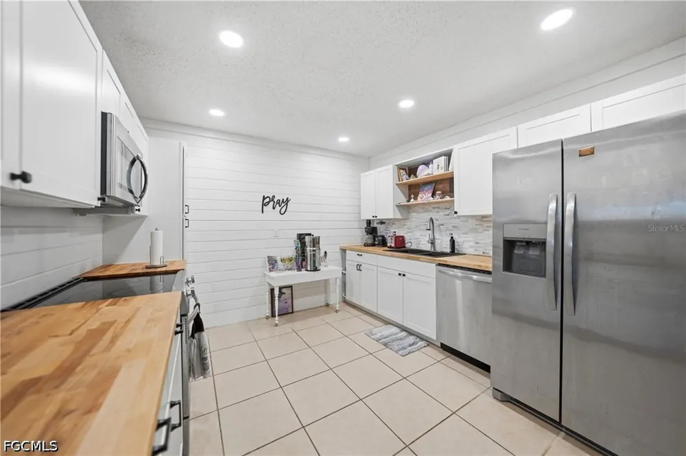 Foxlake Drive North Fort Myers, FL 33917