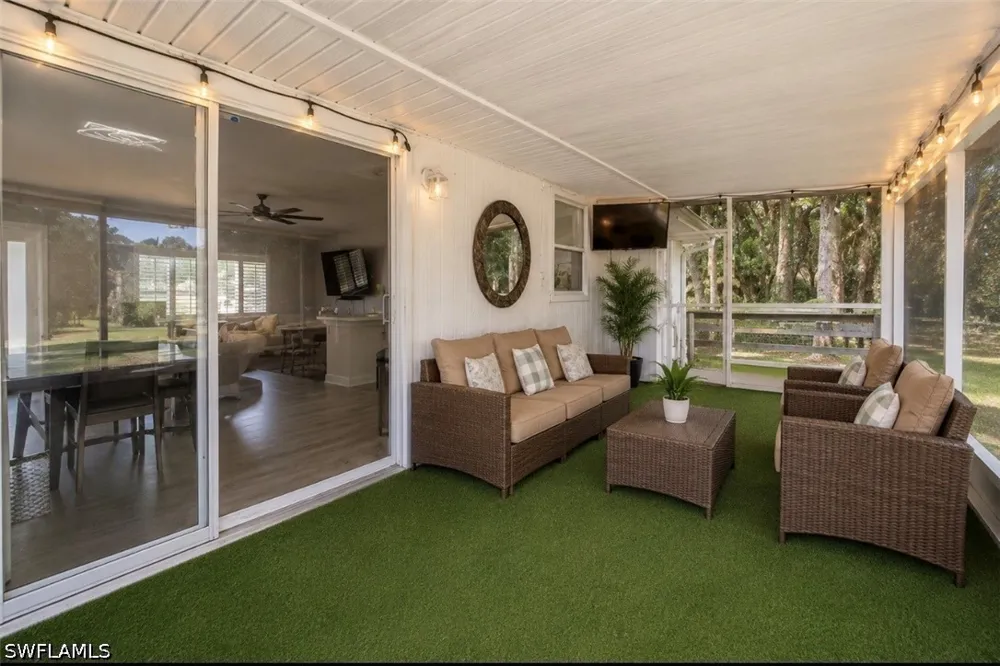 White Boulevard Naples, FL 34117