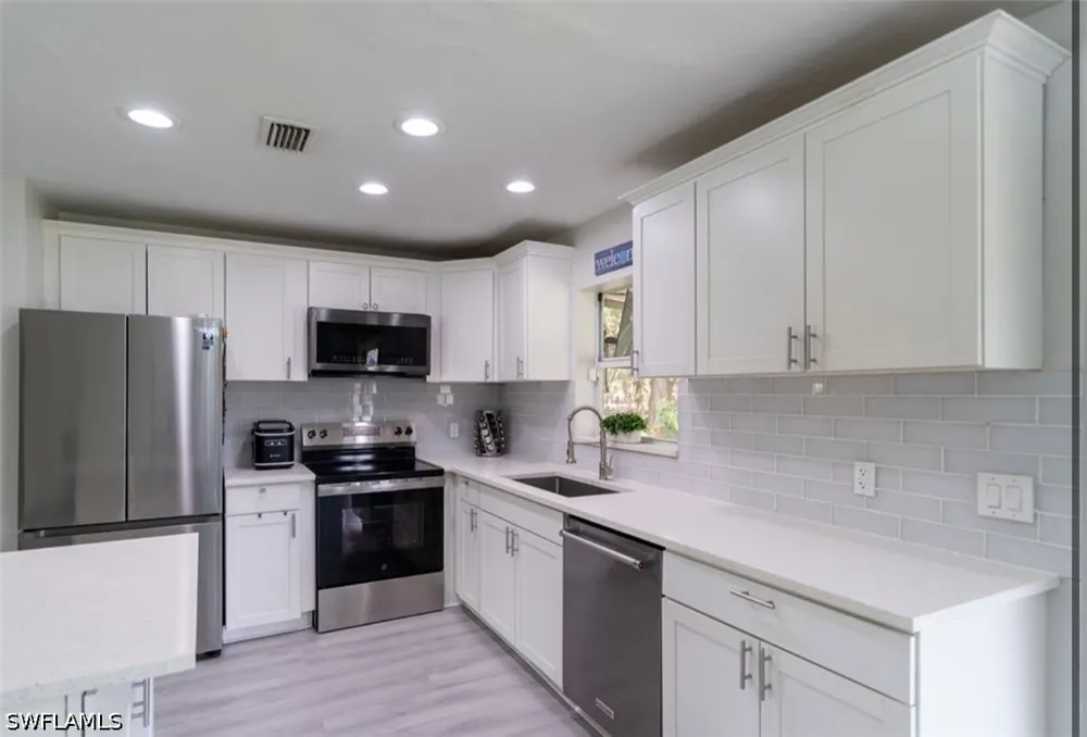 White Boulevard Naples, FL 34117