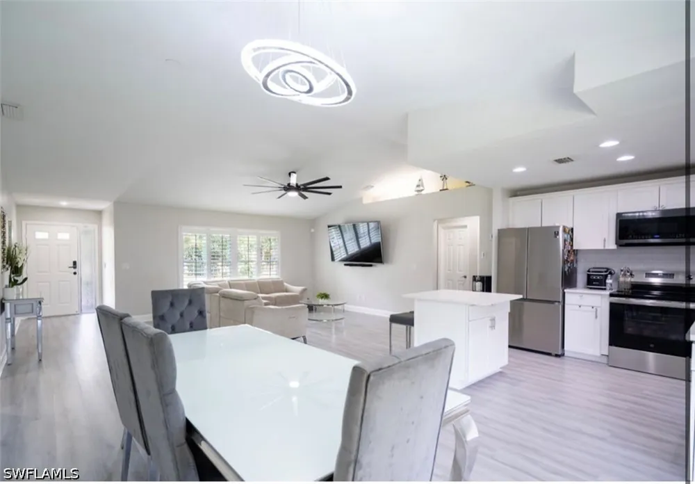 White Boulevard Naples, FL 34117