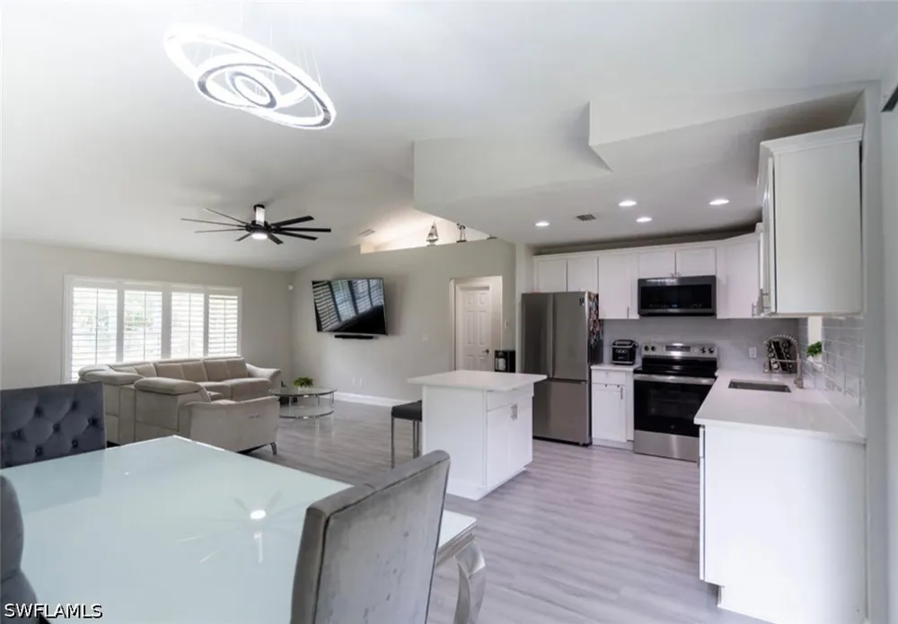 White Boulevard Naples, FL 34117