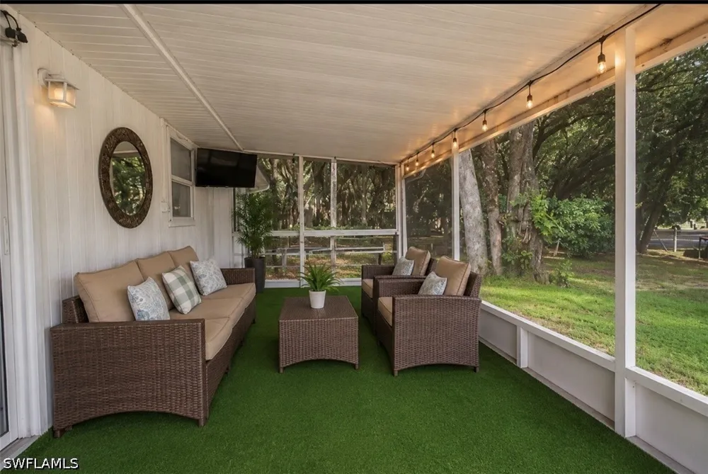 White Boulevard Naples, FL 34117