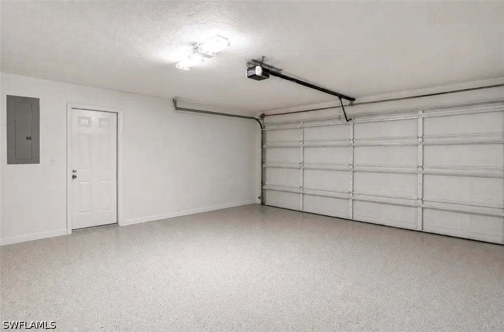 White Boulevard Naples, FL 34117