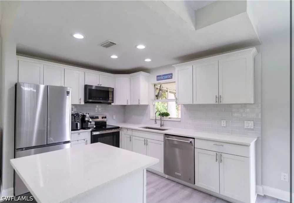 White Boulevard Naples, FL 34117