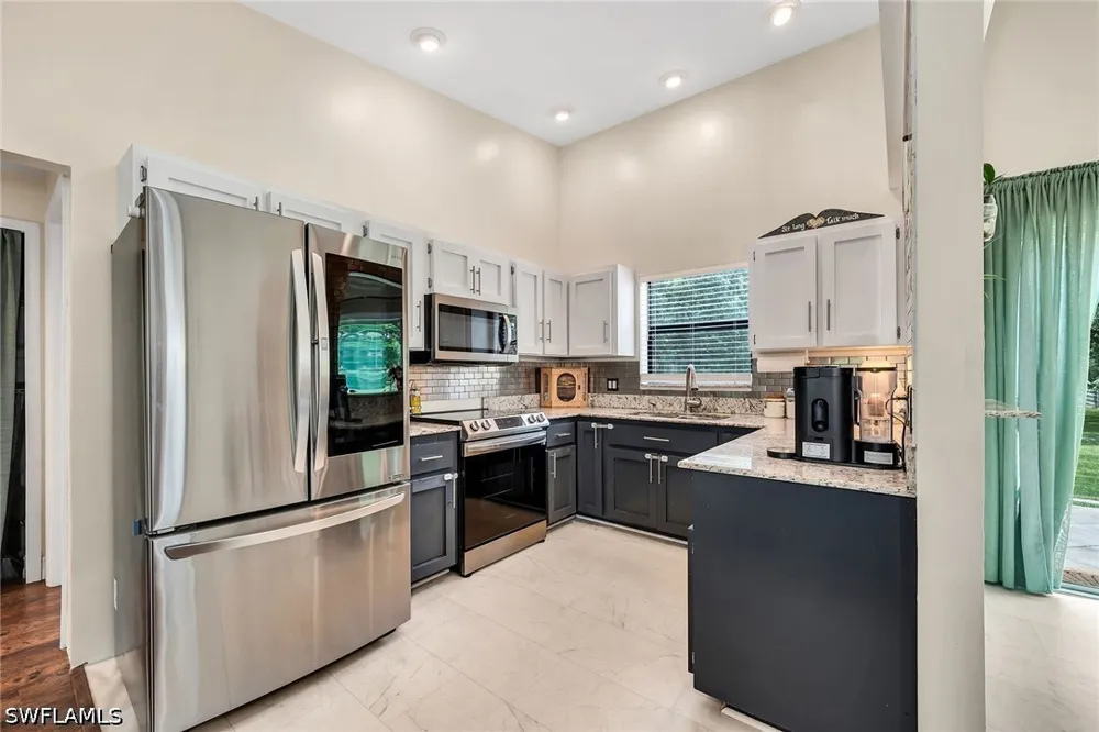 6th Avenue SE Naples, FL 34117