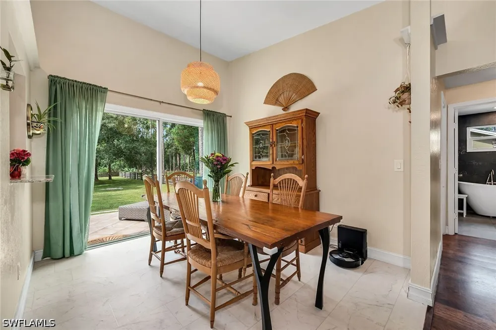 6th Avenue SE Naples, FL 34117