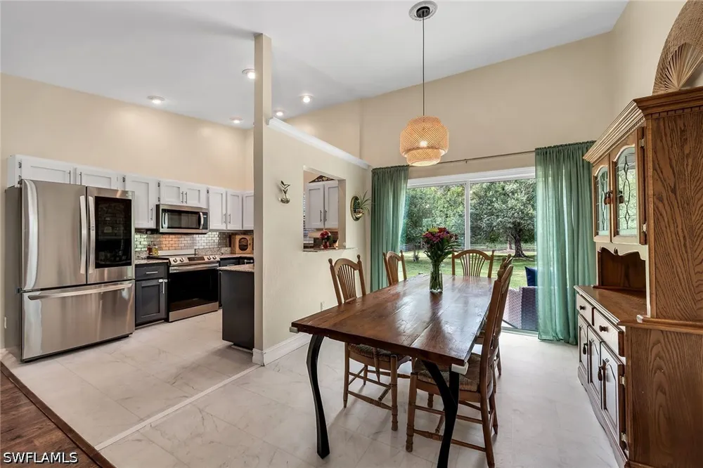 6th Avenue SE Naples, FL 34117