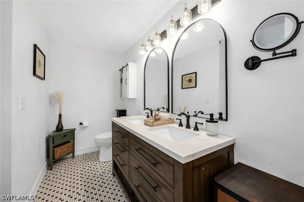 6th Avenue SE Naples, FL 34117