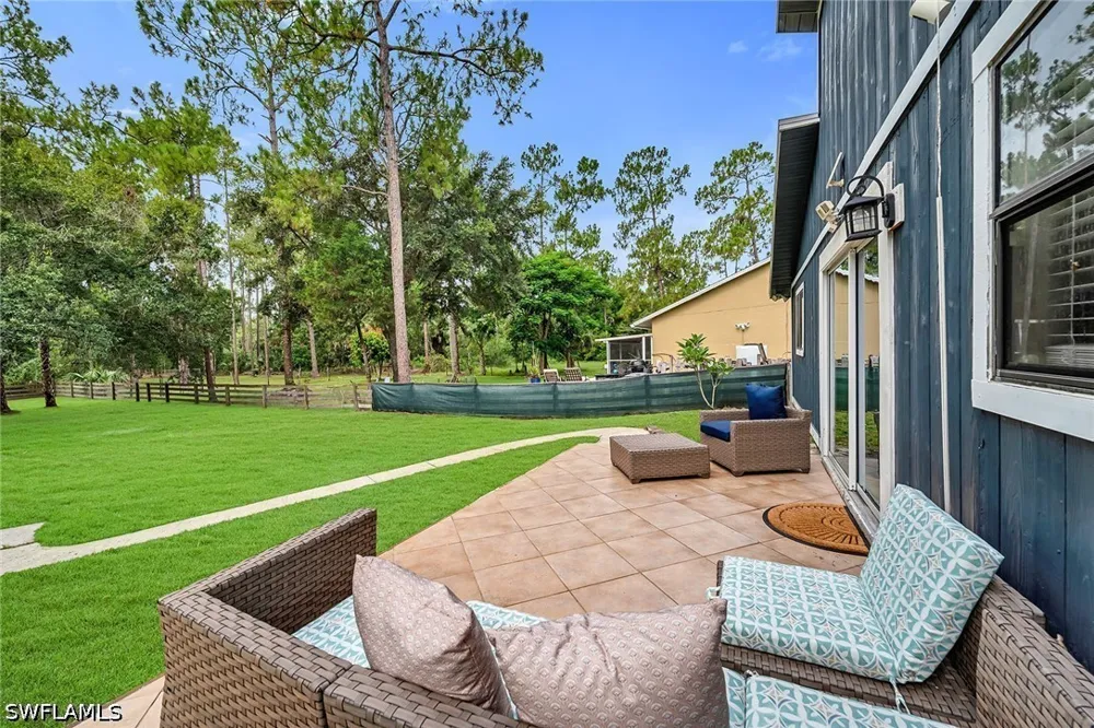 6th Avenue SE Naples, FL 34117