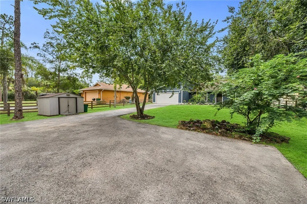 6th Avenue SE Naples, FL 34117