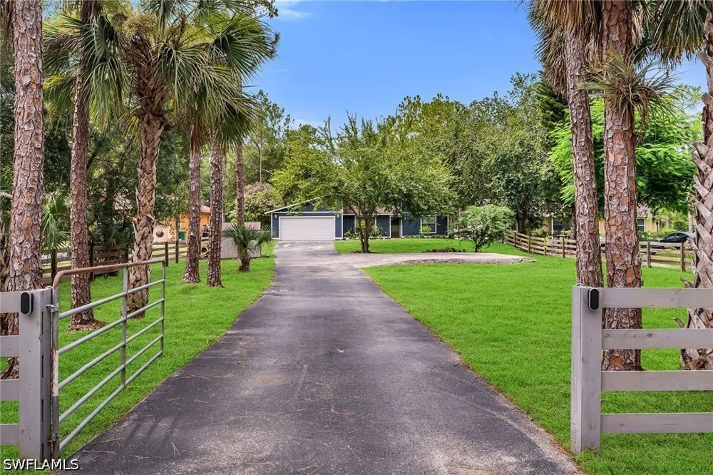 6th Avenue SE Naples, FL 34117