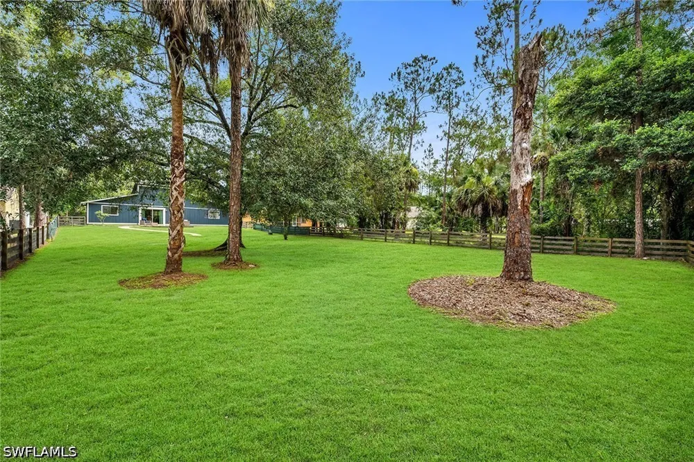 6th Avenue SE Naples, FL 34117