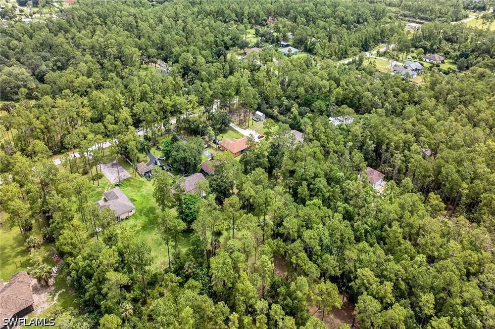 6th Avenue SE Naples, FL 34117