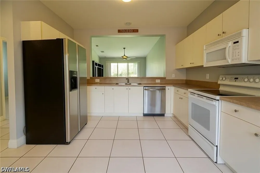 Luisa Lane #2 Naples, FL 34104