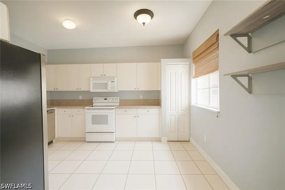 Luisa Lane #2 Naples, FL 34104