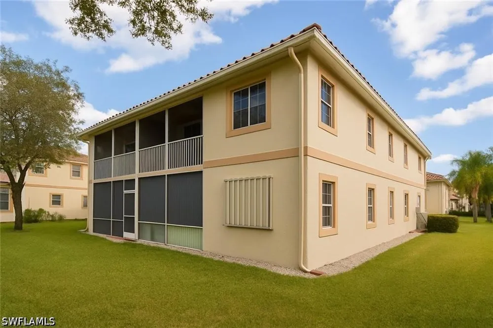 Luisa Lane #2 Naples, FL 34104