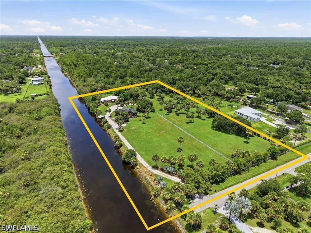 24th Avenue SE Naples, FL 34117