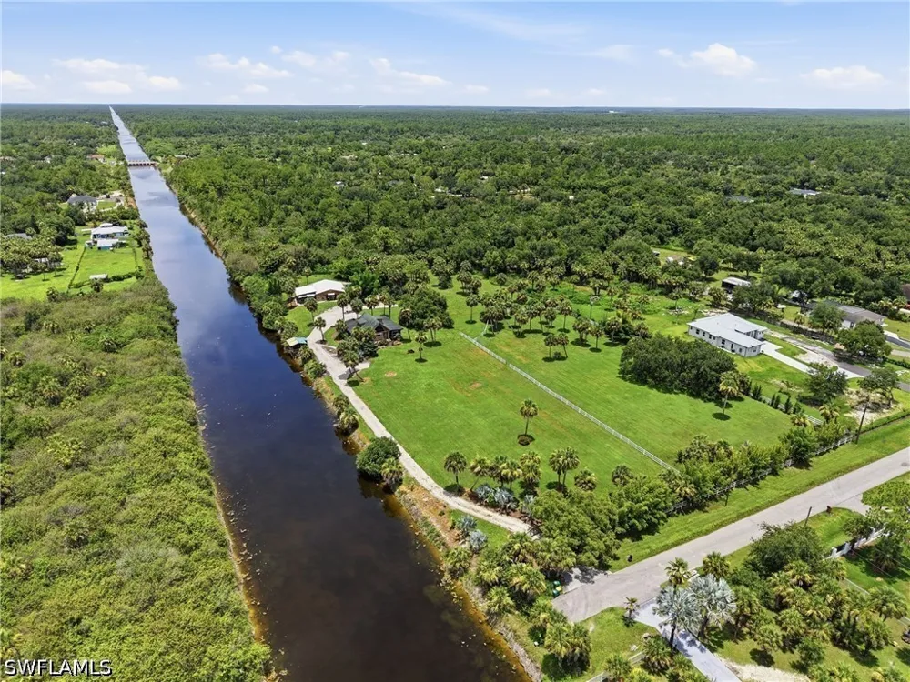 24th Avenue SE Naples, FL 34117