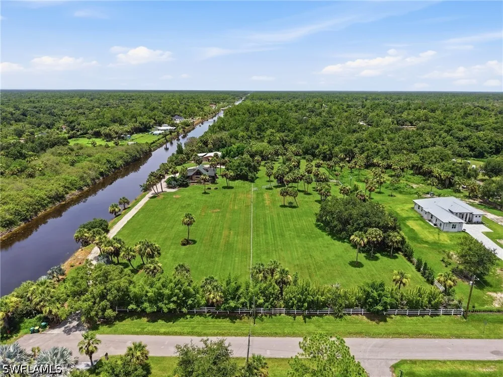 24th Avenue SE Naples, FL 34117