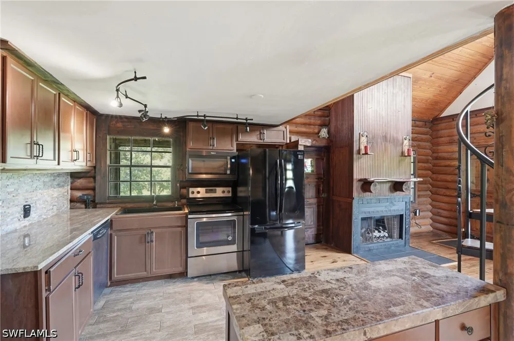 24th Avenue SE Naples, FL 34117