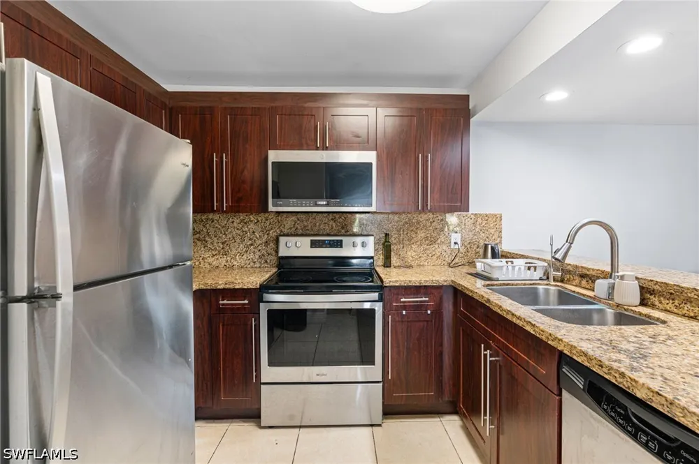 Santa Clara Drive #10 Naples, FL 34104