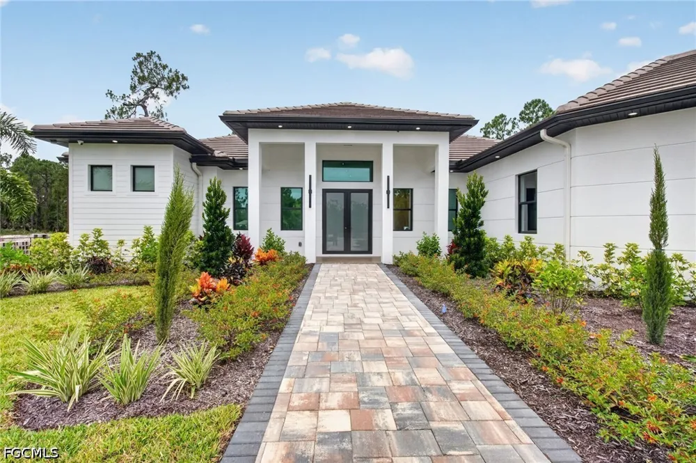 25th Street SW Naples, FL 34117