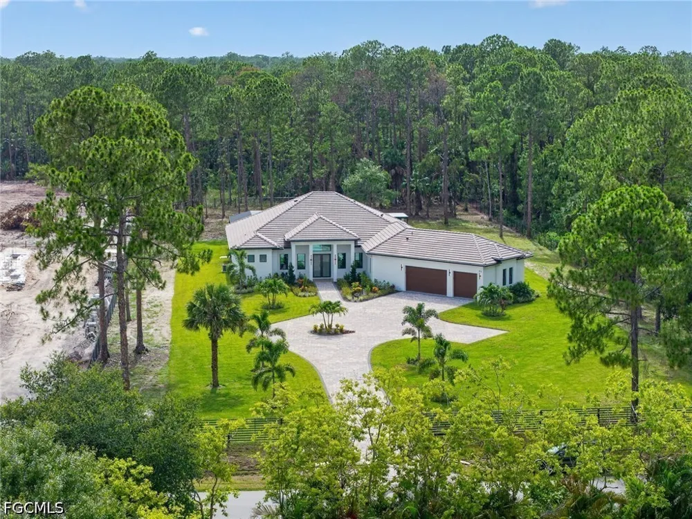 25th Street SW Naples, FL 34117