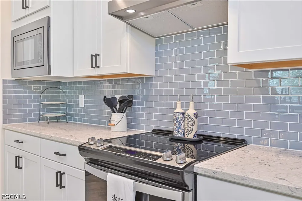 Oakstead Drive Alva, FL 33920