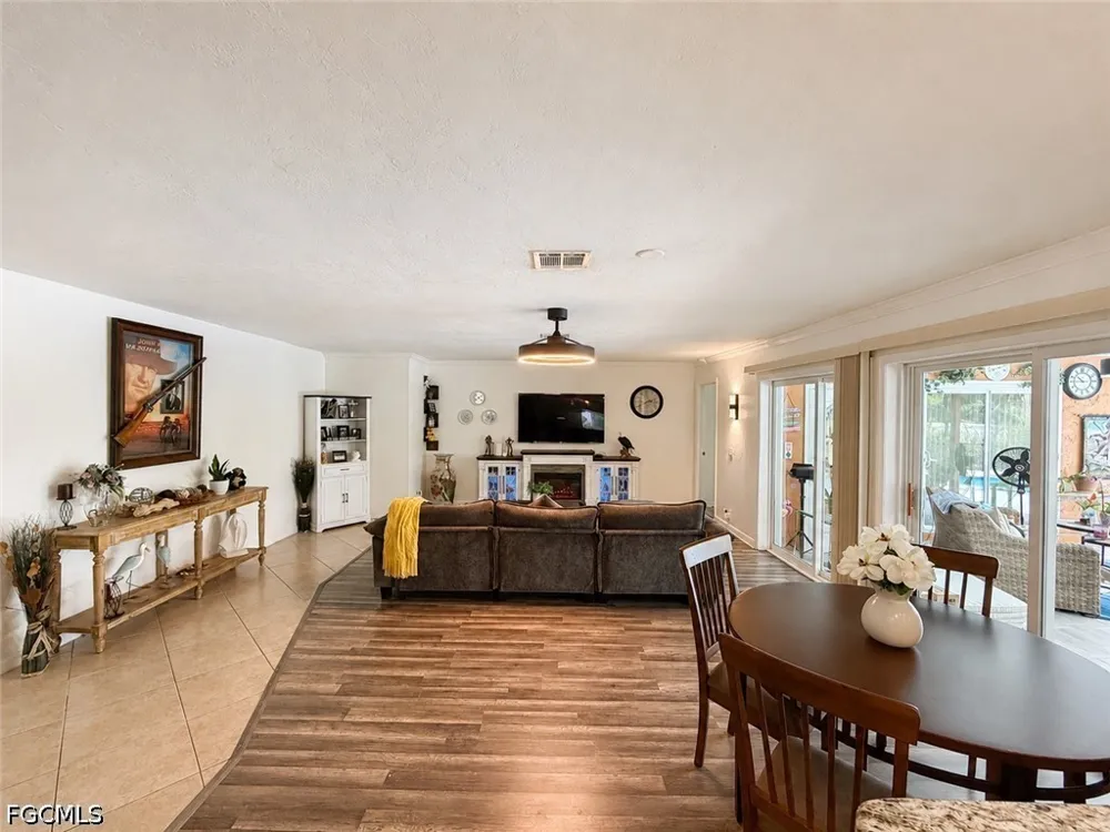 SE 20th Street Cape Coral, FL 33990