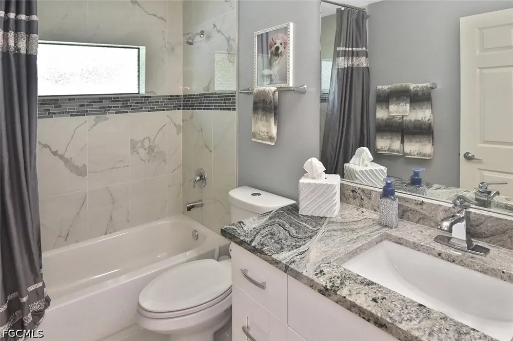 Vizza Lane North Port, FL 34286