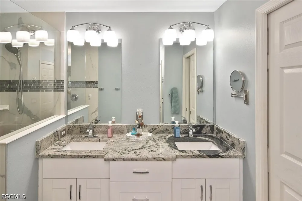 Vizza Lane North Port, FL 34286