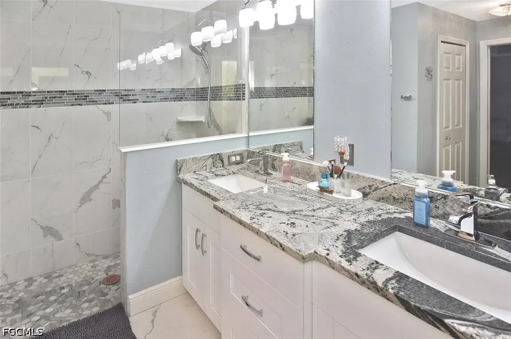 Vizza Lane North Port, FL 34286