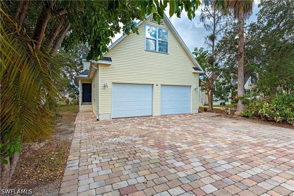 Leawood Circle Naples, FL 34104