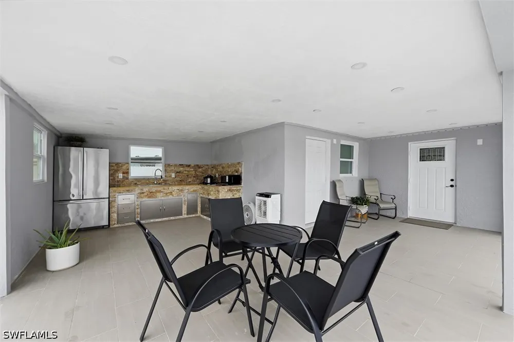 Glenway Court Fort Myers, FL 33916