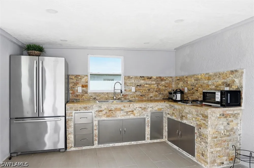 Glenway Court Fort Myers, FL 33916
