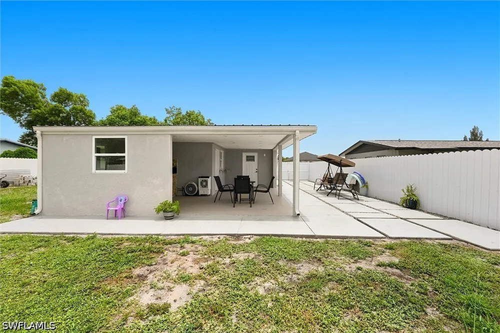 Glenway Court Fort Myers, FL 33916