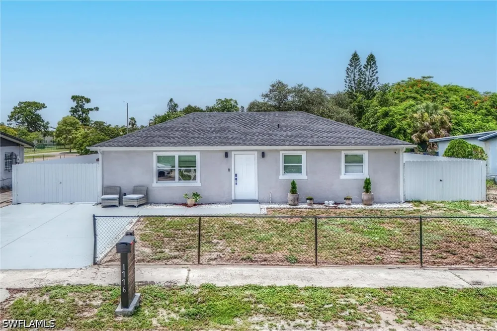 Glenway Court Fort Myers, FL 33916