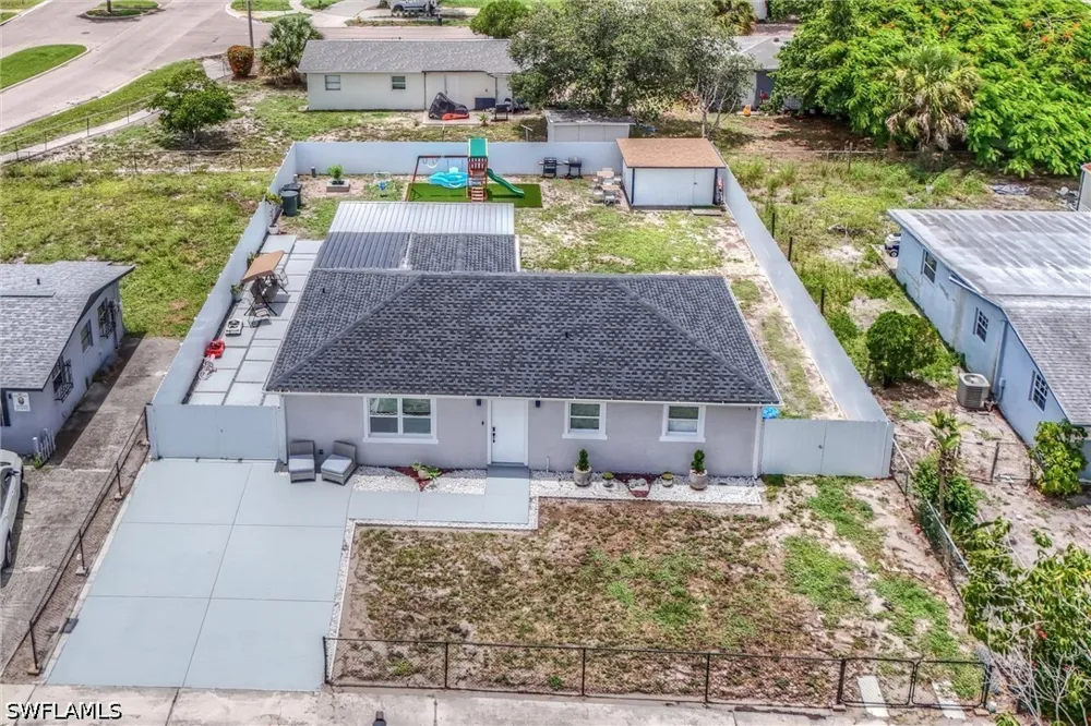 Glenway Court Fort Myers, FL 33916