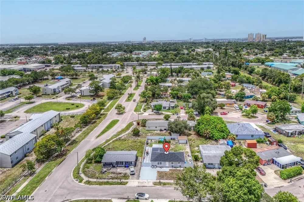 Glenway Court Fort Myers, FL 33916