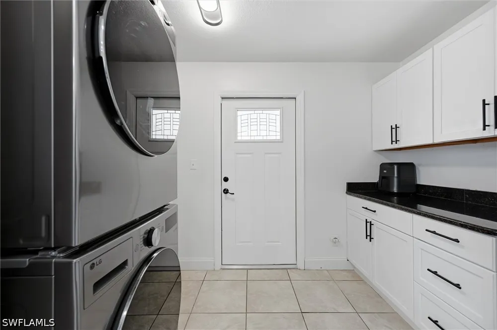 Glenway Court Fort Myers, FL 33916